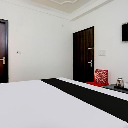Super Hotel Live View Indraprastha Zewnętrze zdjęcie