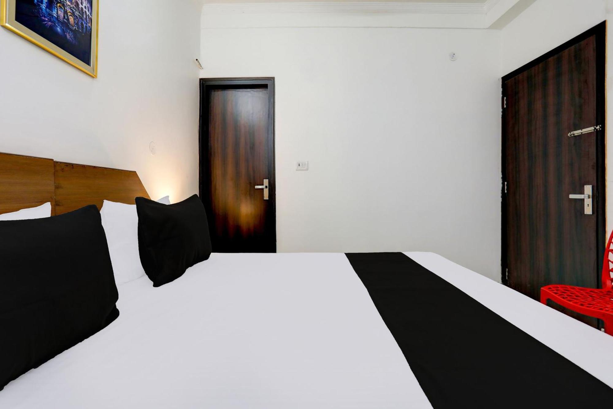 Super Hotel Live View Indraprastha Zewnętrze zdjęcie