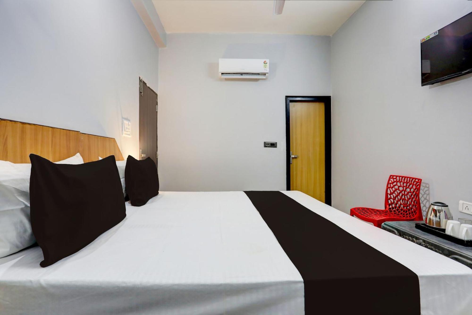 Super Hotel Live View Indraprastha Zewnętrze zdjęcie
