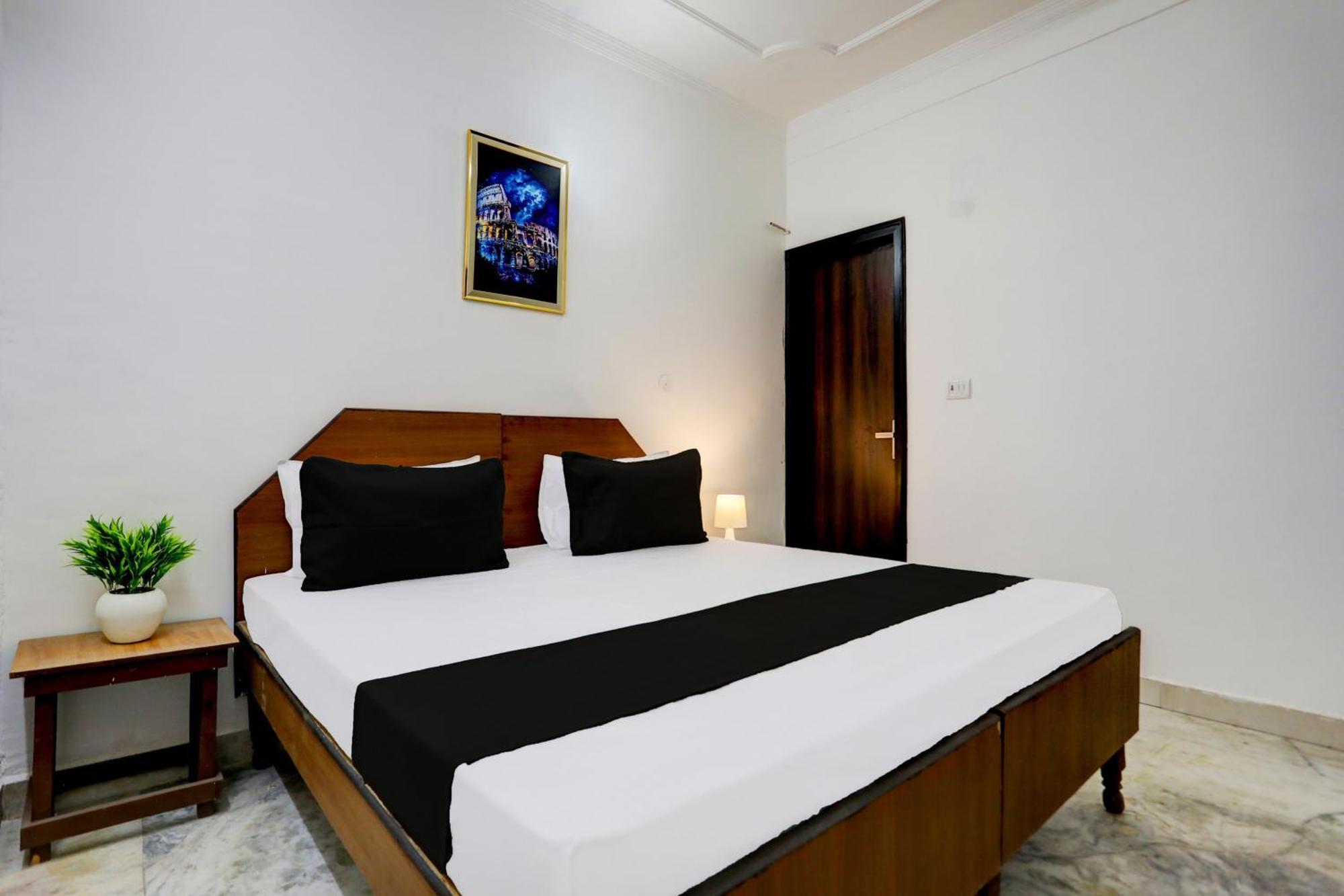 Super Hotel Live View Indraprastha Zewnętrze zdjęcie